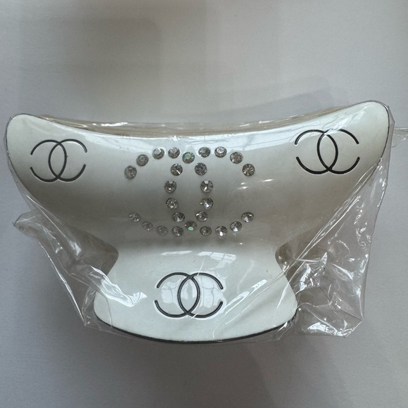 Elegant White Hair Clip with Rhinestones - Picture 2 of 4